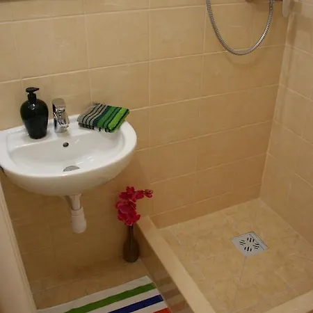 Walking Bed Hostel *